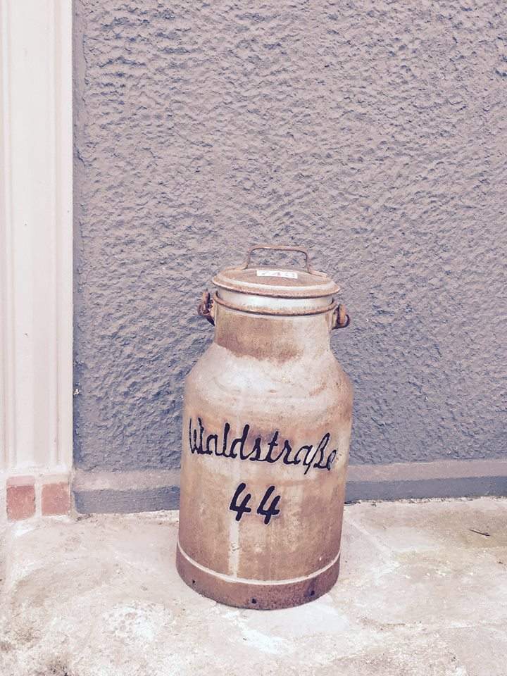 Milchkanne Waldstraße 44